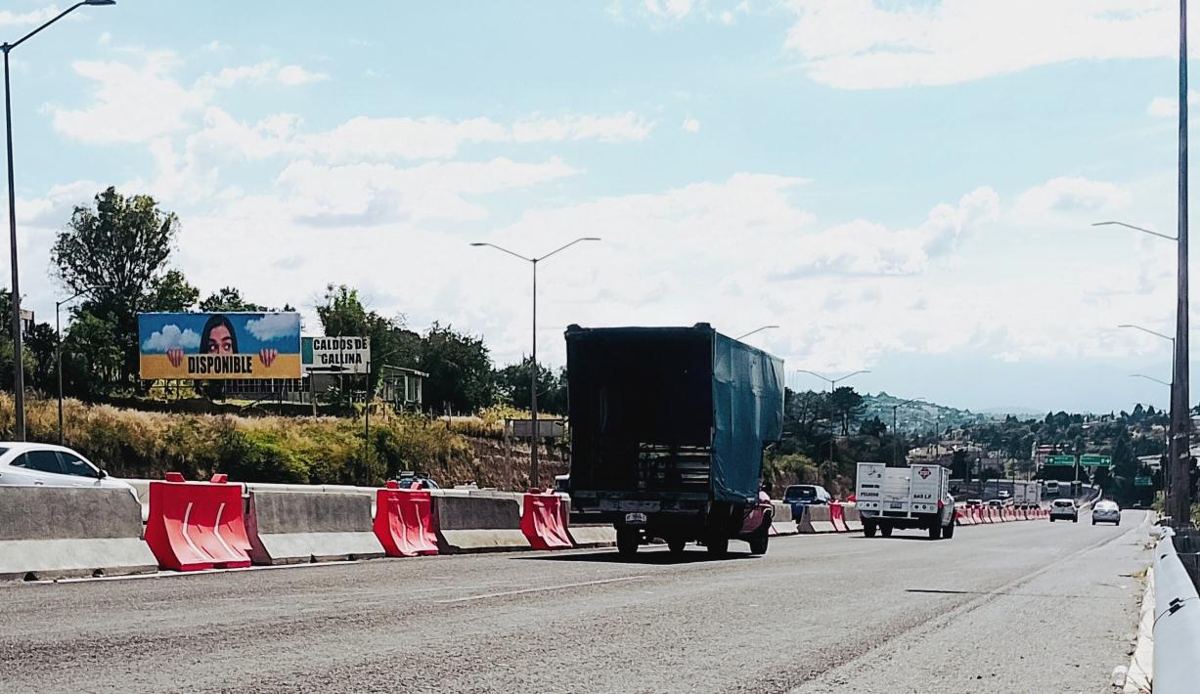 Espectacular TLX-X en la entrada a Tlaxcala vía Apizaco